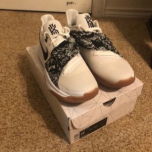 Kyrie 1 low